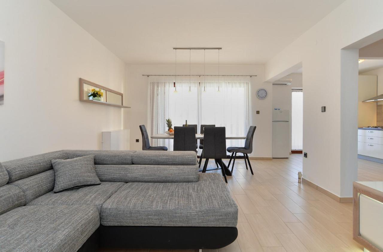 House Pula 2080 Villa Екстериор снимка